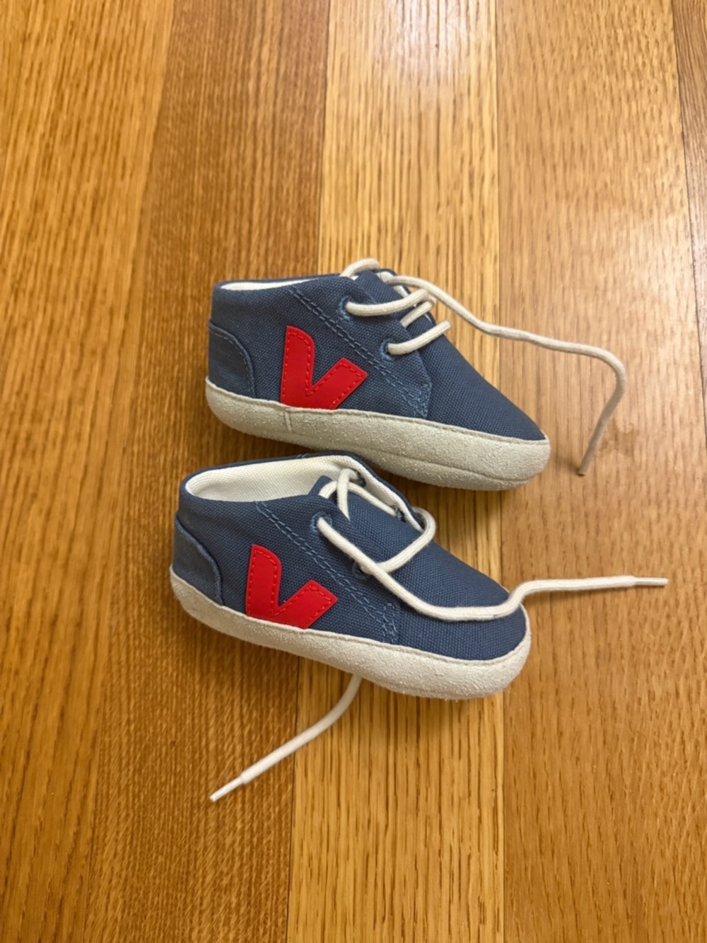 VEJA baby Navy Canvas Sneakers NWOT